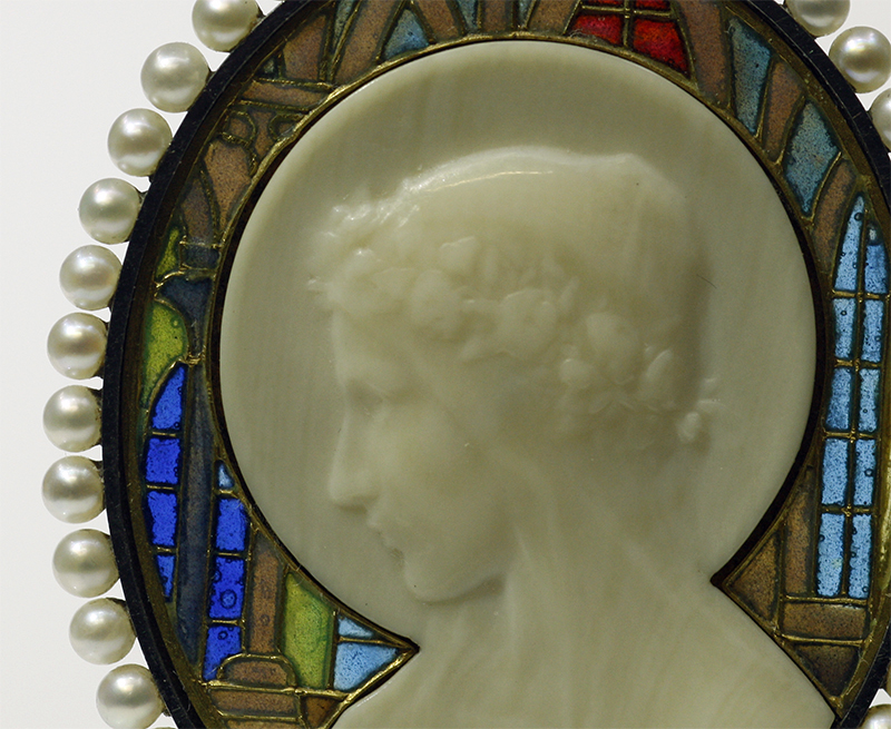 Antique Gallery Soleil アンティークジュエリー / 教会の聖母 Antique Gallery Soleil アンティークジュエリー / 教会の聖母